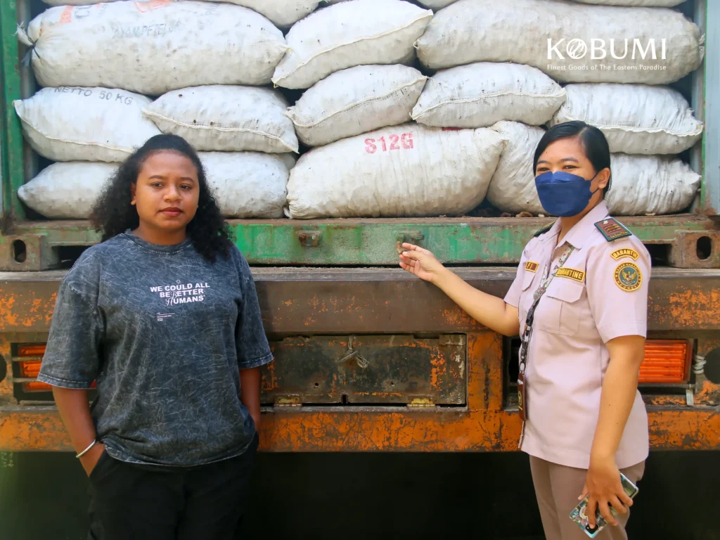 Copra inspection by Yora Mekhande Jaya Cooperative with quarantine agency before shipment.